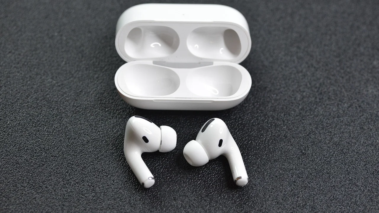 Estuche de carga con auriculares inalámbricos