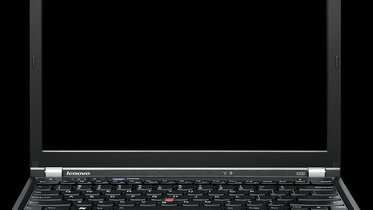 Webcam sobre un monitor con luz frontal
